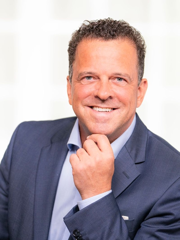 Dr.  Armin P. Wurth